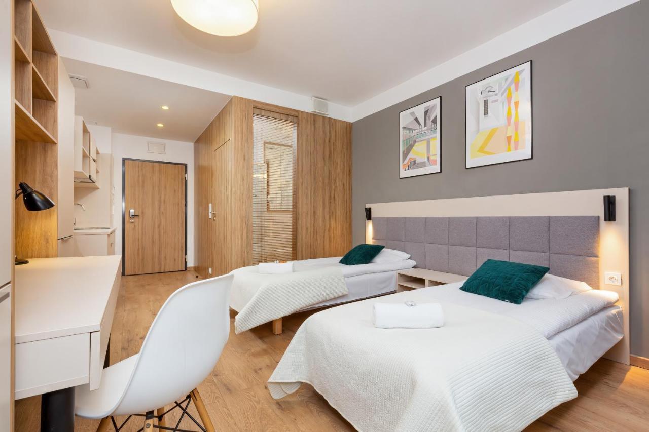 Wolska Residence Apartments With Parking By Noclegi Renters Varşovia Exterior foto