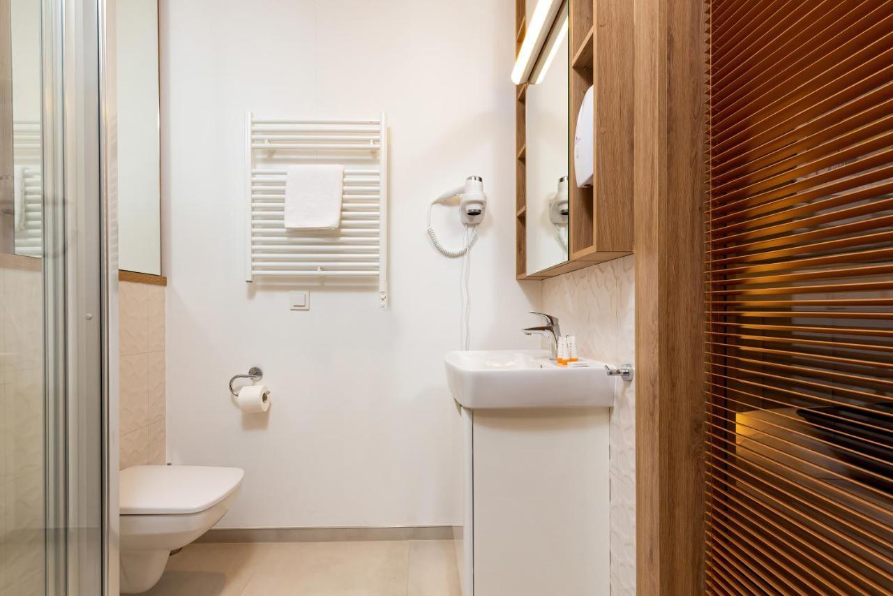 Wolska Residence Apartments With Parking By Noclegi Renters Varşovia Exterior foto